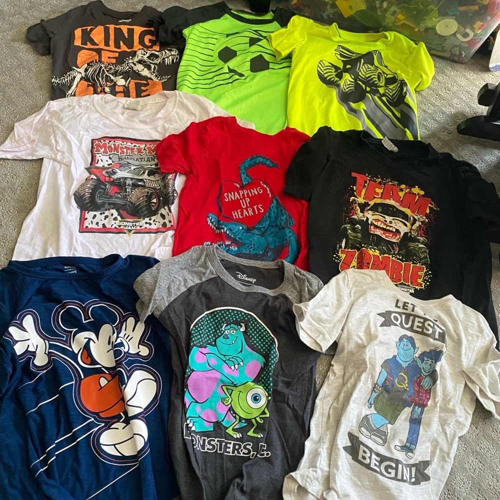 Boys size 5 shirts